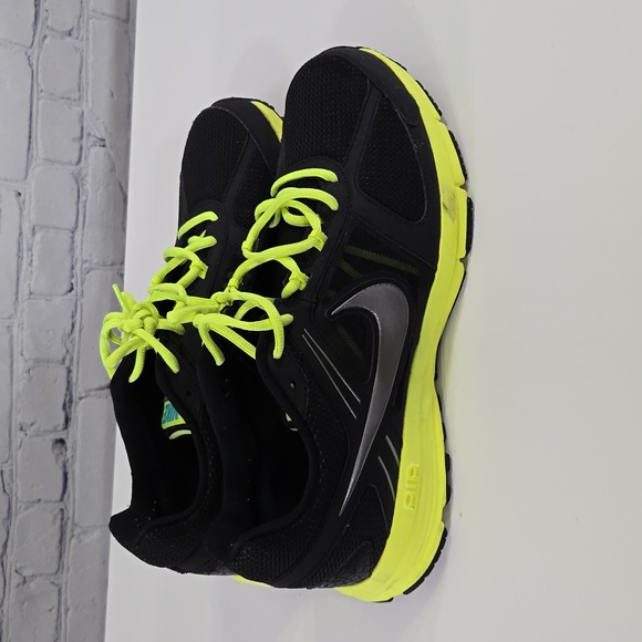 Women's Size 13 Nike Lime Green and Black Running Shoes/Sneakers - Picture 9 of 12
